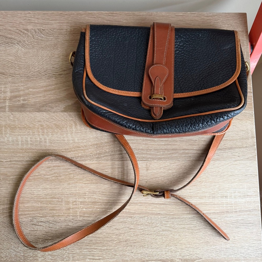 Vintage Dooney & Bourke All Weather Leather Crossbody Bag Navy Blue‎ Tan Brass